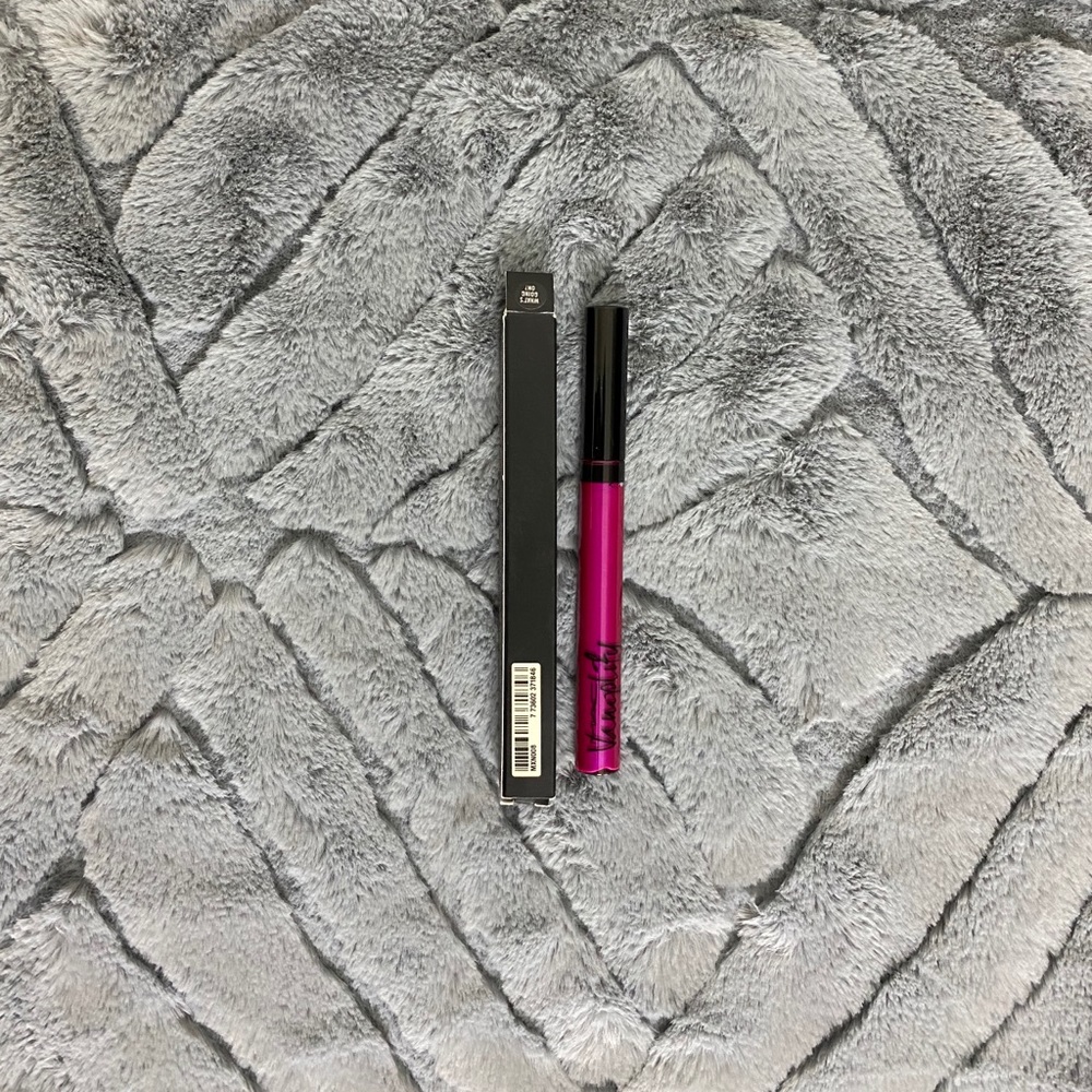 RARE New MAC Vamplify gloss What’s Going On